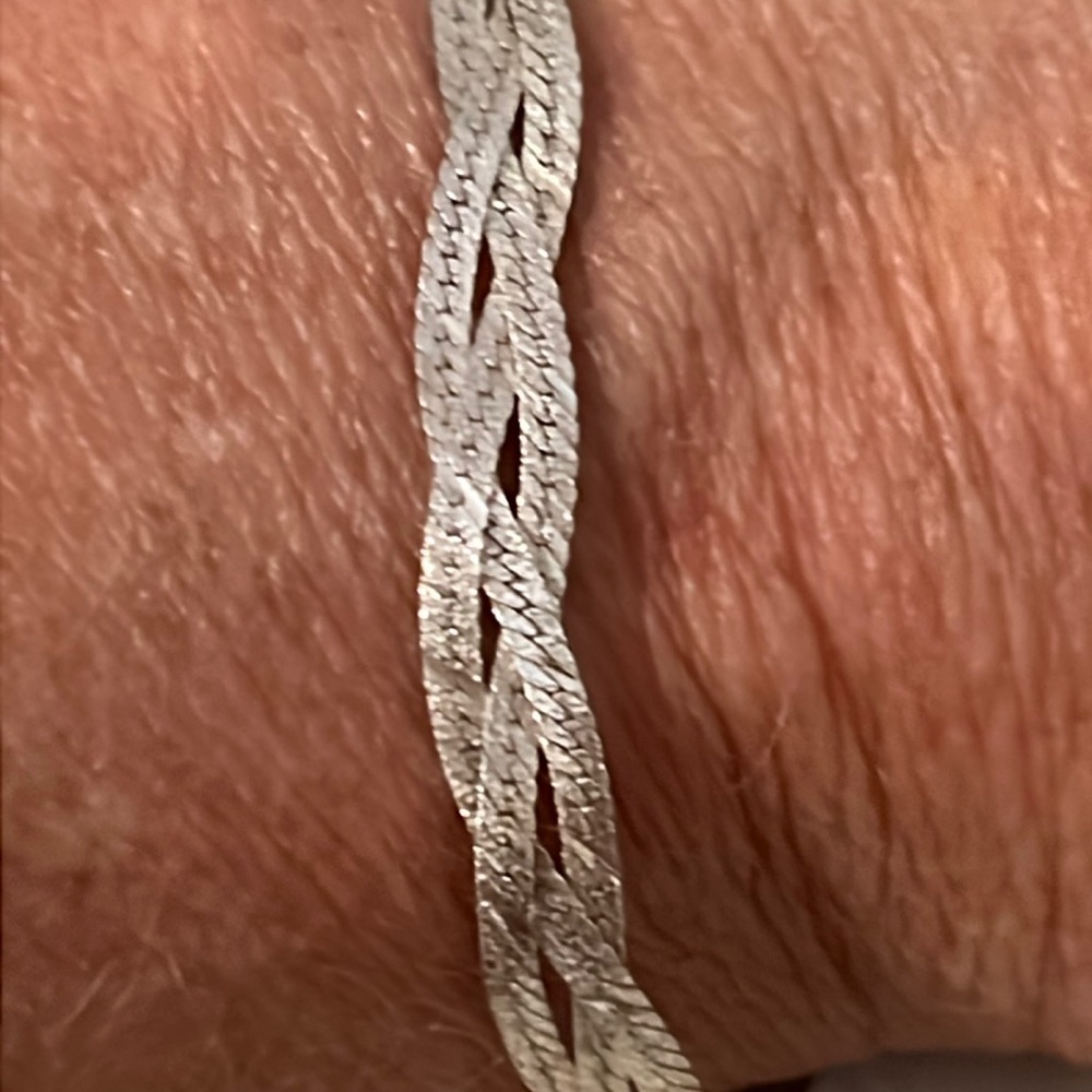Designer 18c Sterling Silver Italy 925 bracelet braided 8.25”